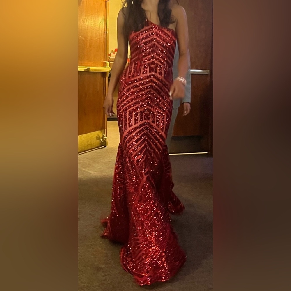 Prom dress - Picture 2 of 4